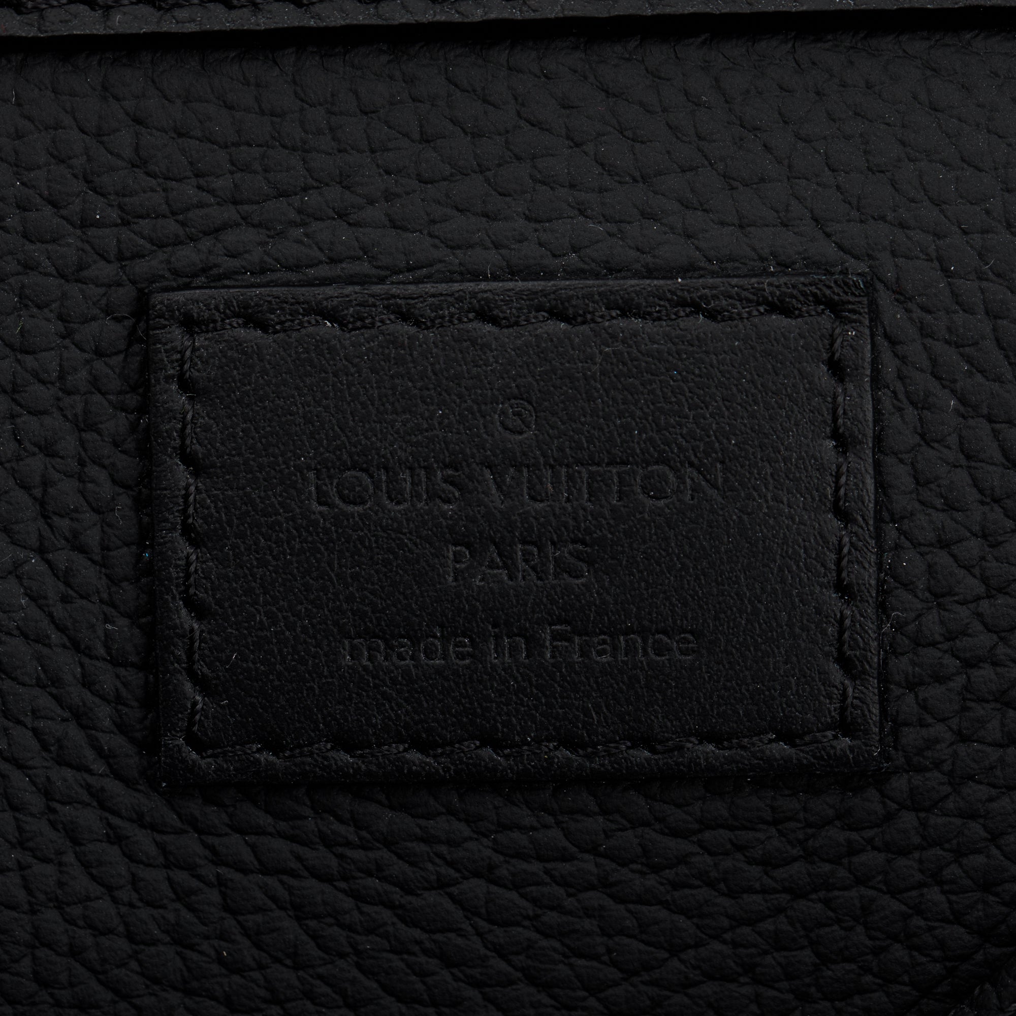 Louis Vuitton Takeoff Slingbag