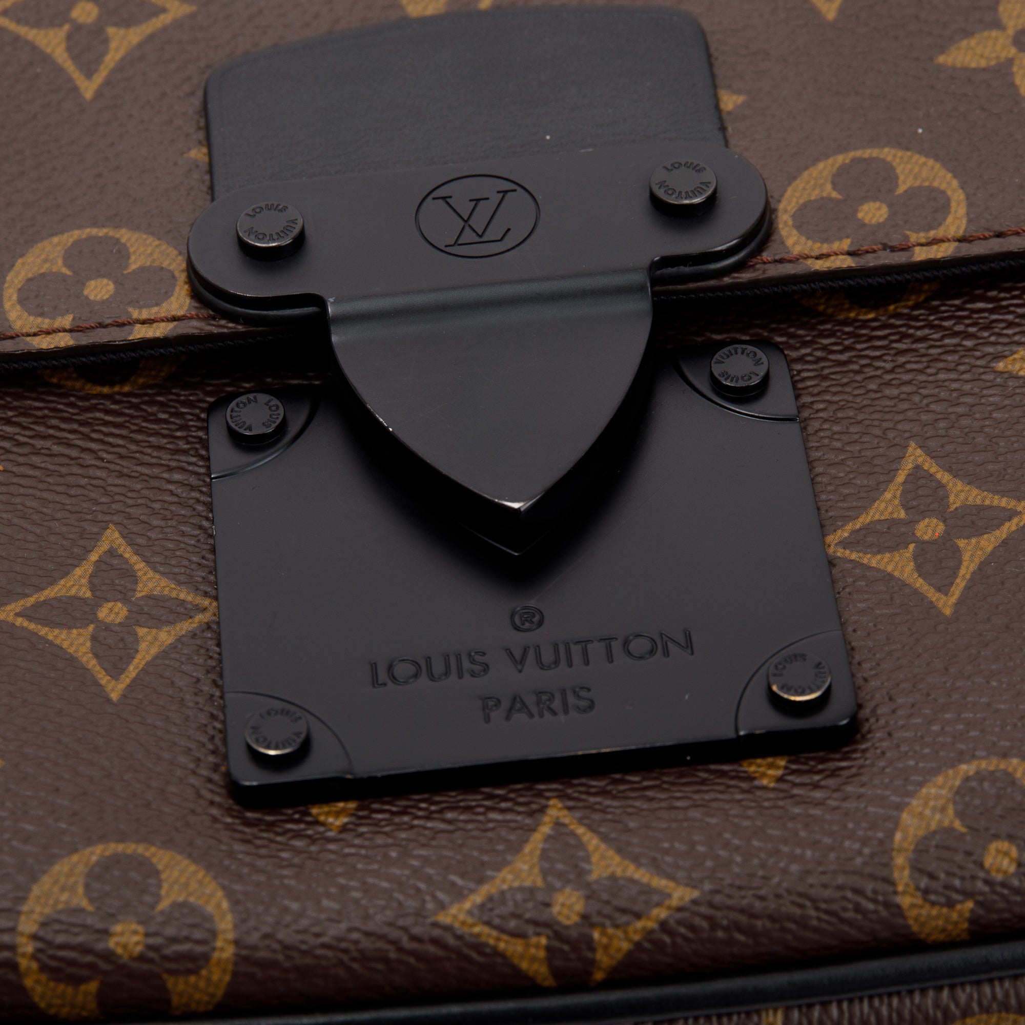 Louis Vuitton MONOGRAM MACASSAR 2022 SS S Lock Messenger (M58489)
