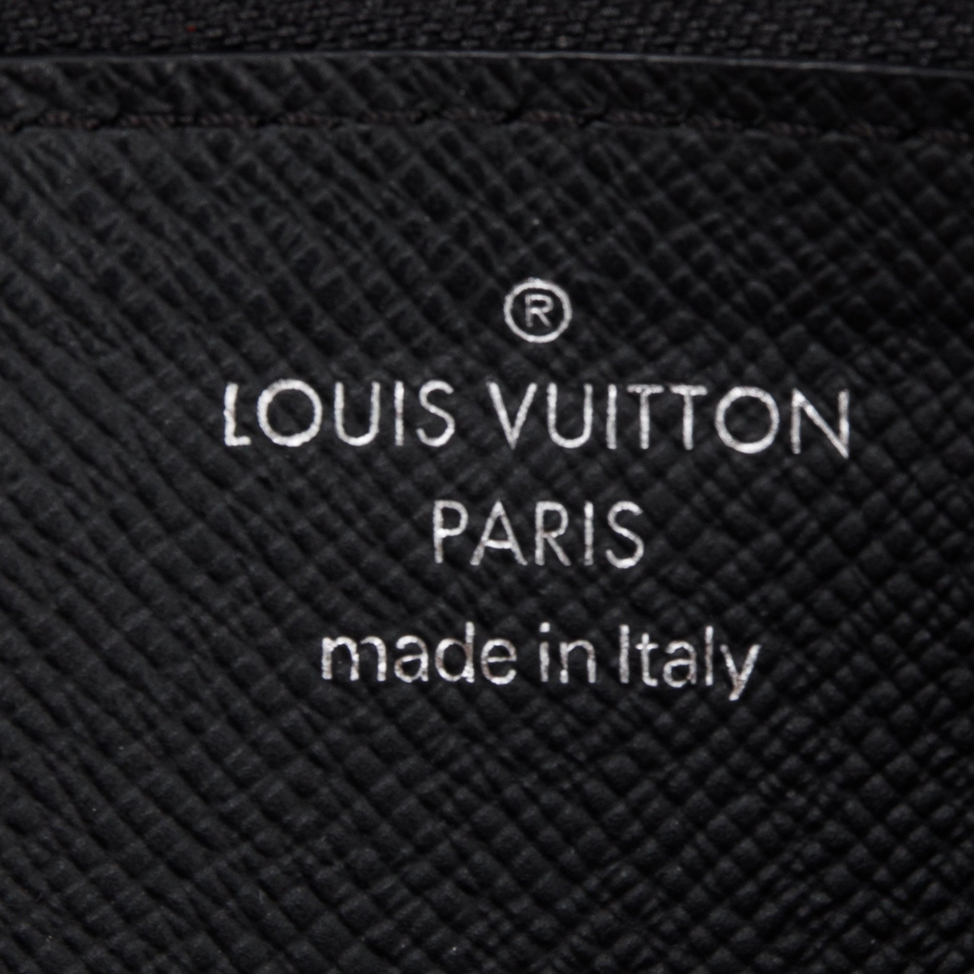 Louis Vuitton Limited Edition Damier Eclipse Canvas Comic Trunk Coin Card  Holder Wallet - Yoogi's Closet