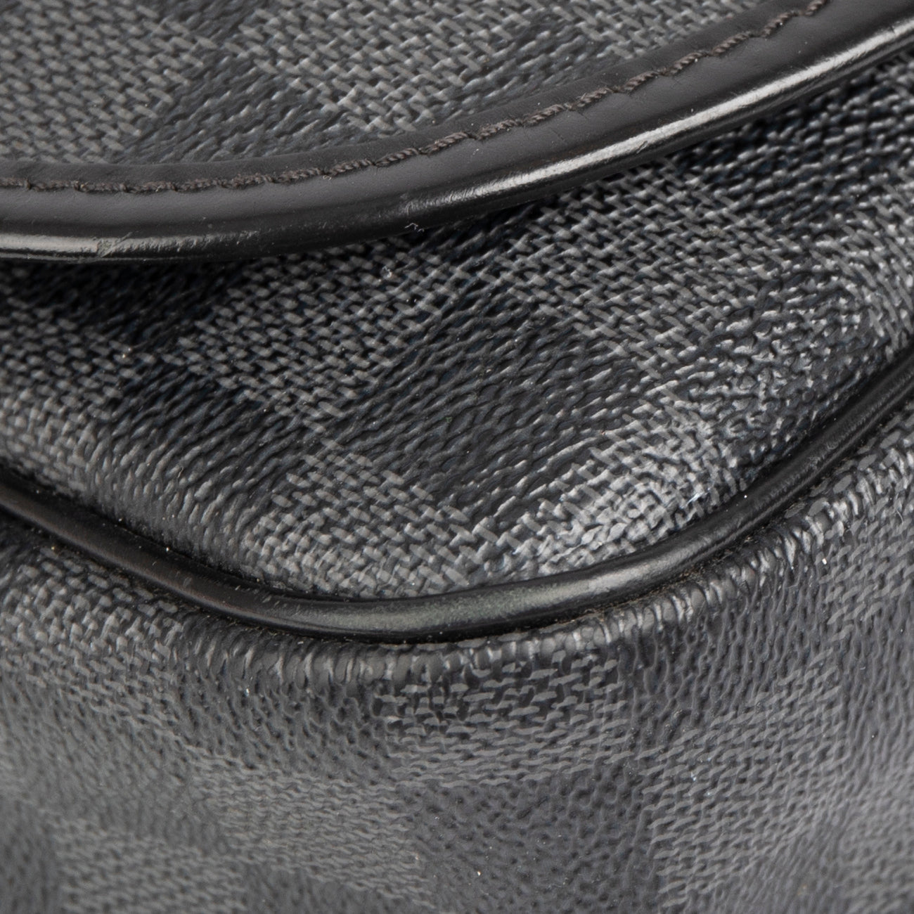 Louis Vuitton Damier Graphite Daniel MM Messenger Bag – Oliver