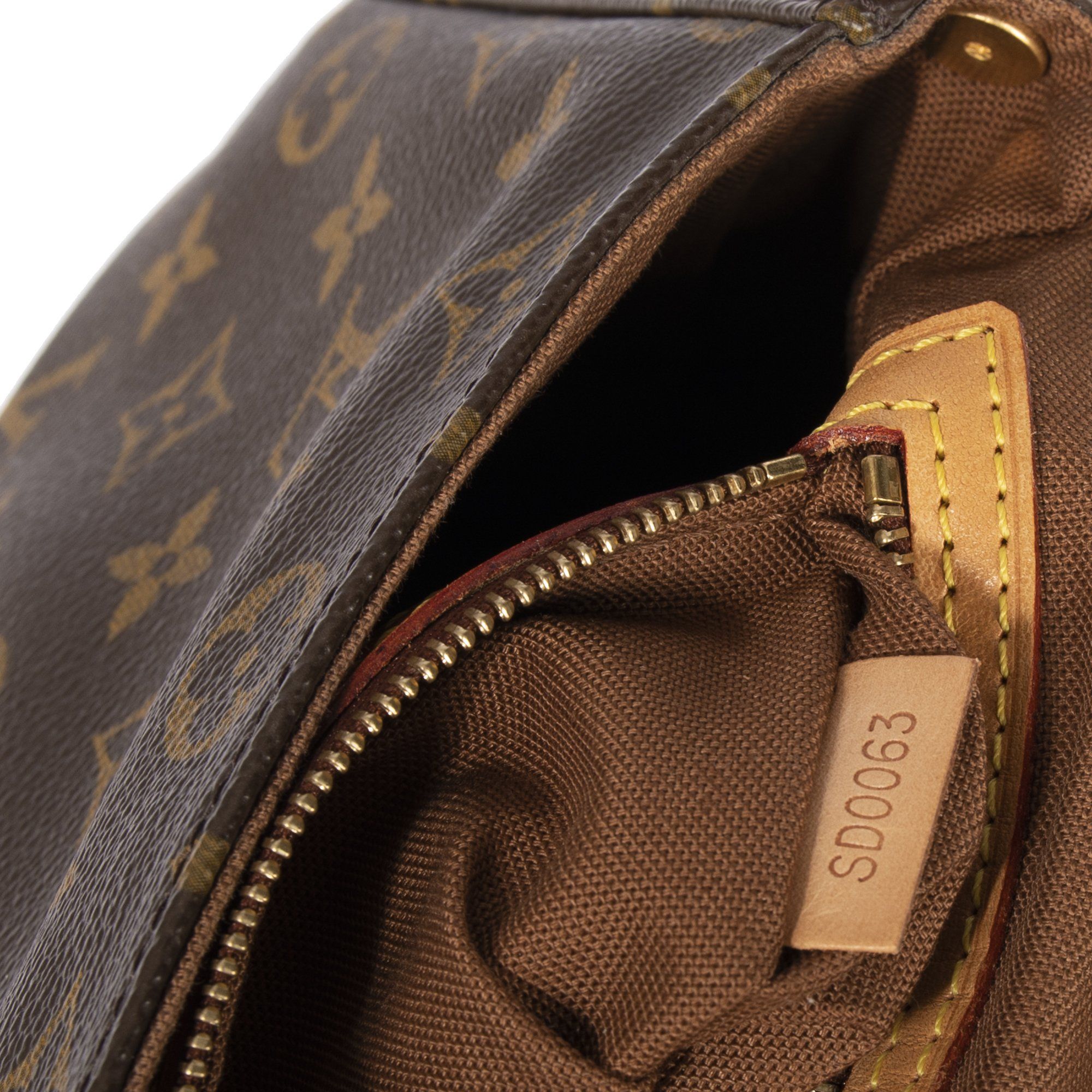 Louis Vuitton Brown Monogram Looping Mini Cloth ref.933959 - Joli