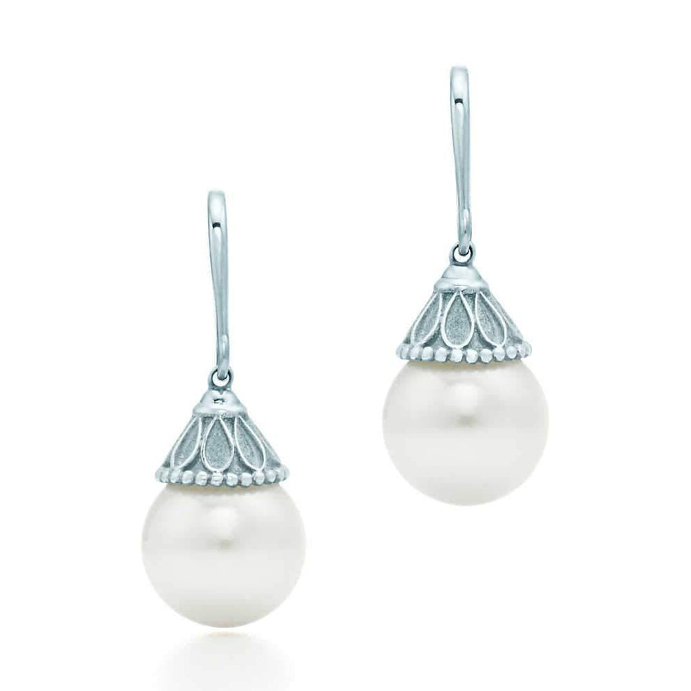 Elsa Peretti® Pearl Earrings | Tiffany & Co.