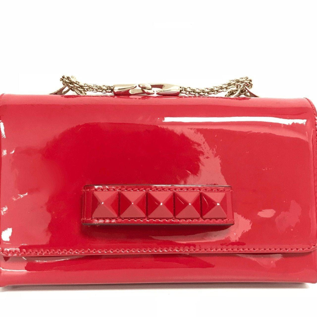 Valentino Garavani Valentino Red Leather Rockstud Va Va Voom Clutch Bag  With Chain ref.786746 - Joli Closet